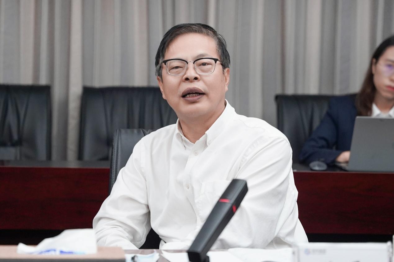 16868403711656588075